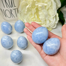 Load image into Gallery viewer, Blue Calcite Egg (with stand)