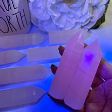 Load image into Gallery viewer, Mangano Calcite Tower
